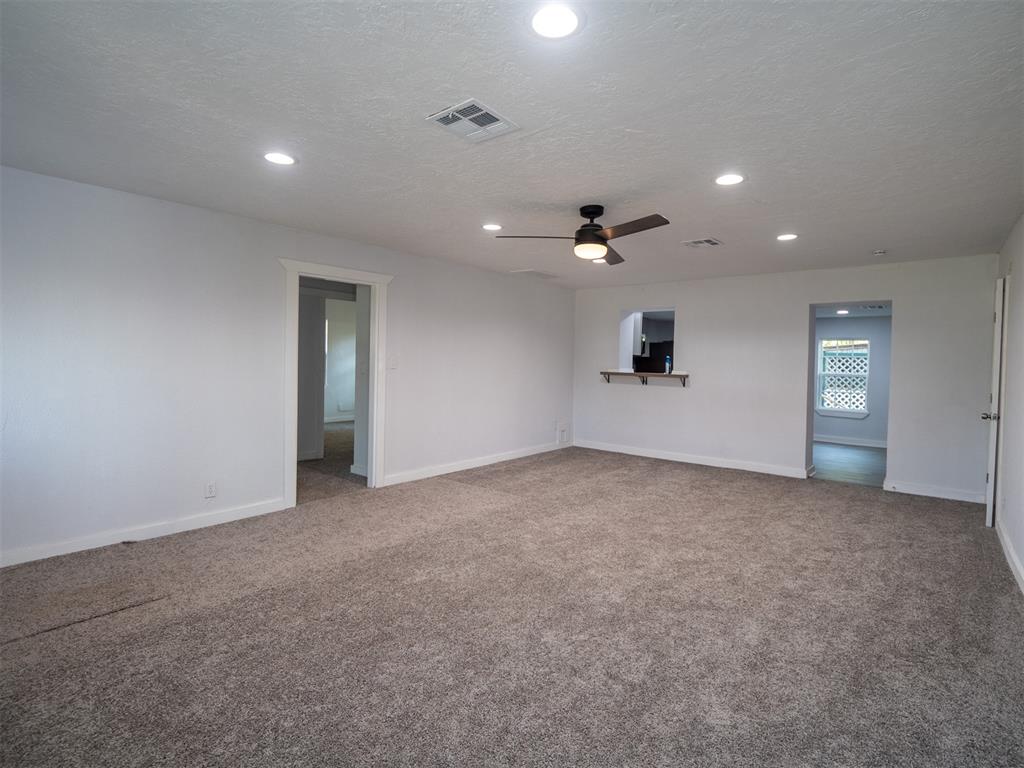 420 W Johnson Street Property Photo 4