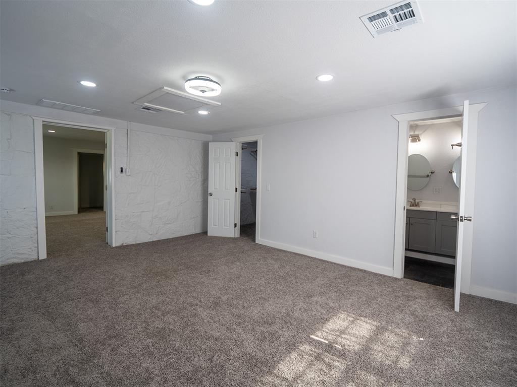 420 W Johnson Street Property Photo 6