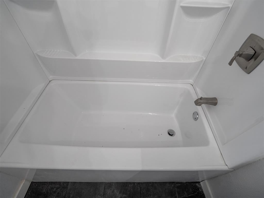 420 W Johnson Street Property Photo 9