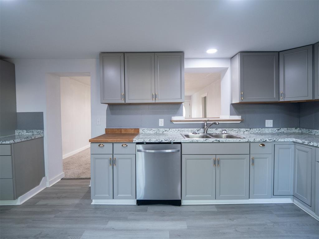 420 W Johnson Street Property Photo 12