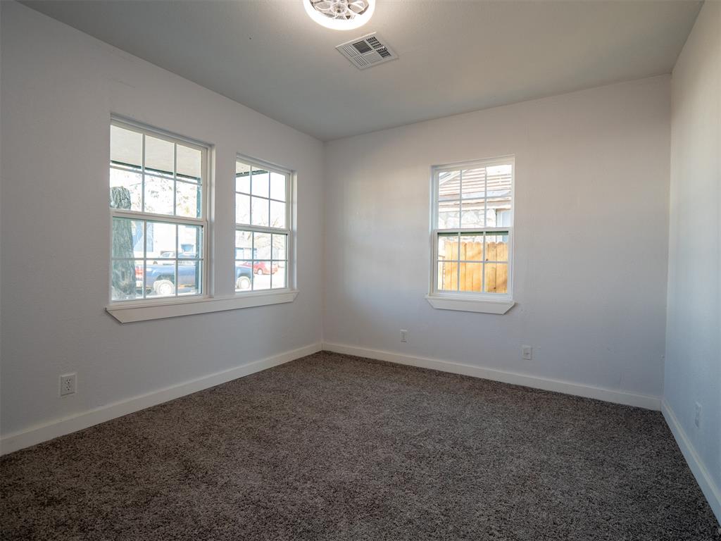 420 W Johnson Street Property Photo 14