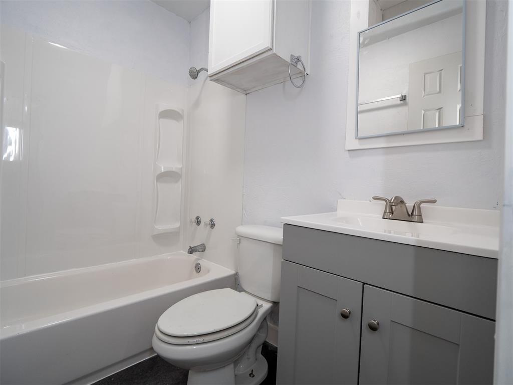 420 W Johnson Street Property Photo 15