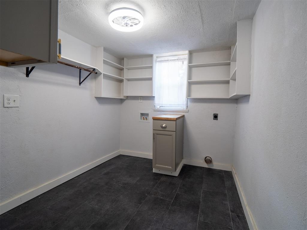 420 W Johnson Street Property Photo 17