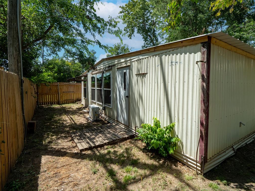 420 W Johnson Street Property Photo 19