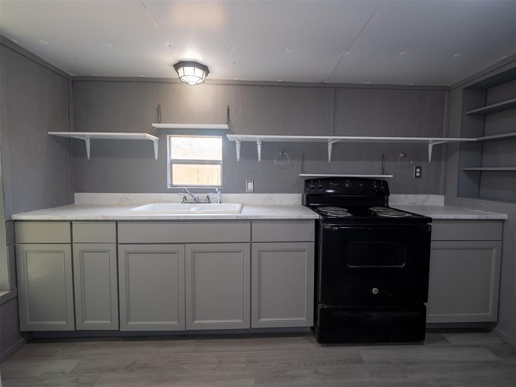 420 W Johnson Street Property Photo 24