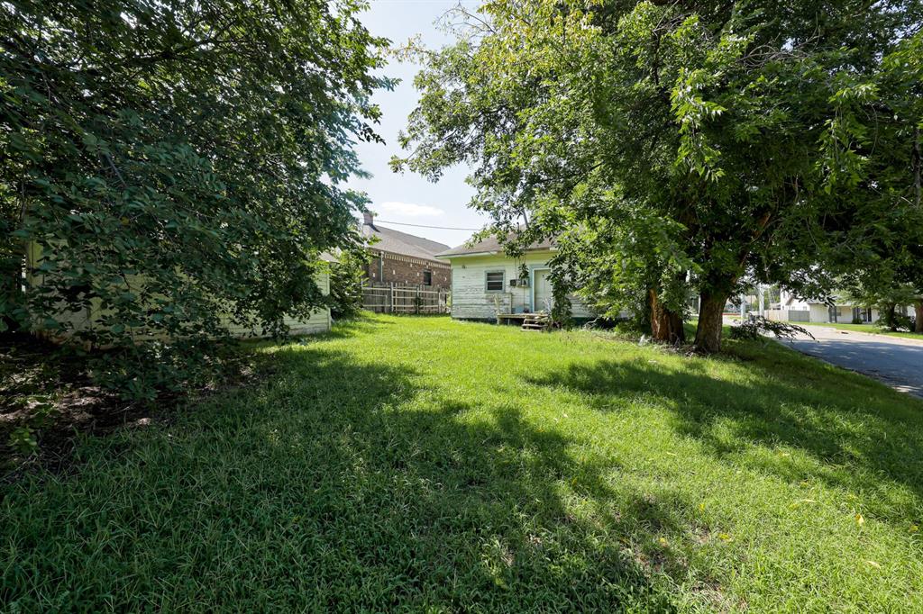 1323 W Park Place Property Photo 6