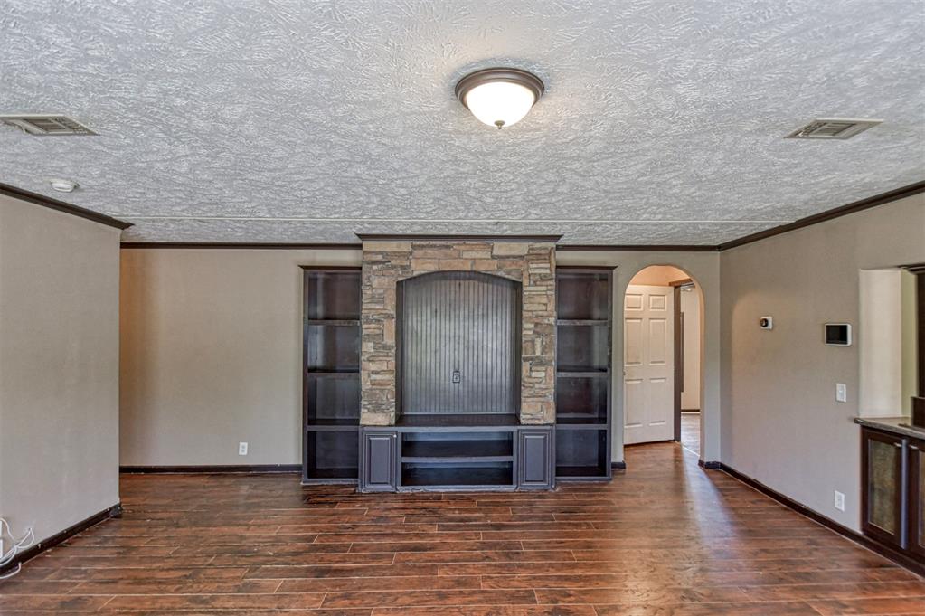13700 Iron Road Property Photo 7