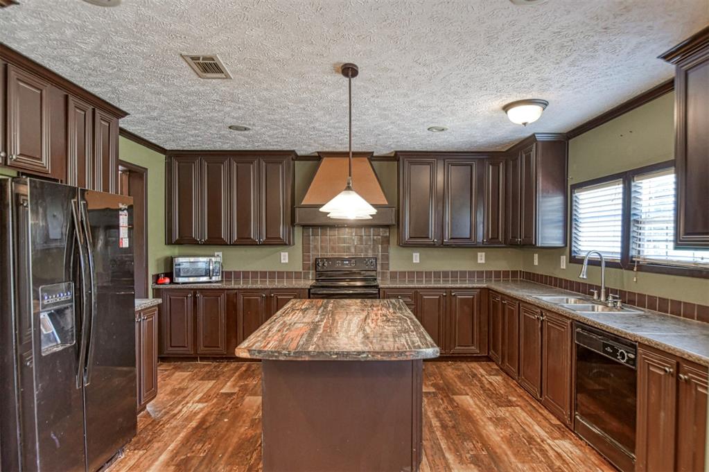 13700 Iron Road Property Photo 12