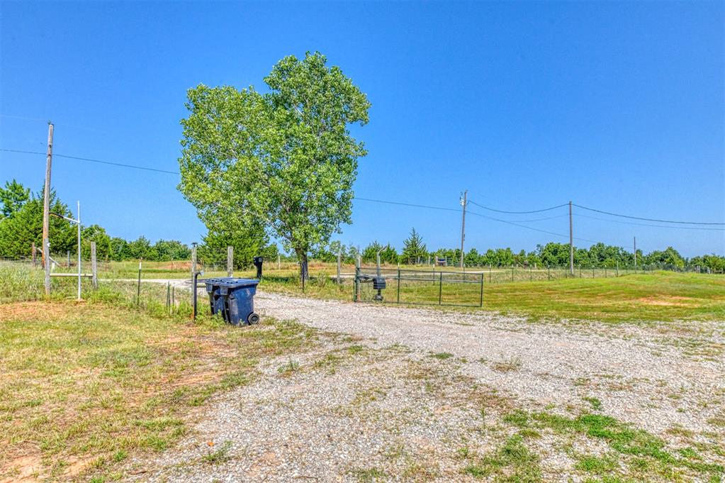 13700 Iron Road Property Photo 45