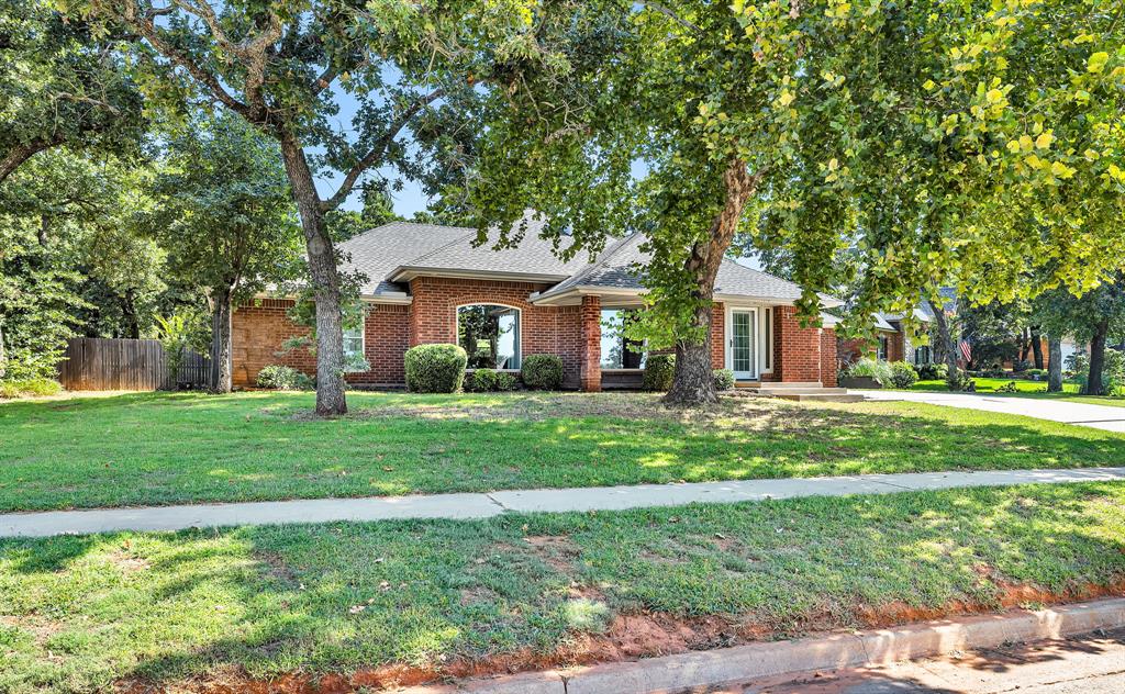 1310 Choctaw Trail Property Photo 1
