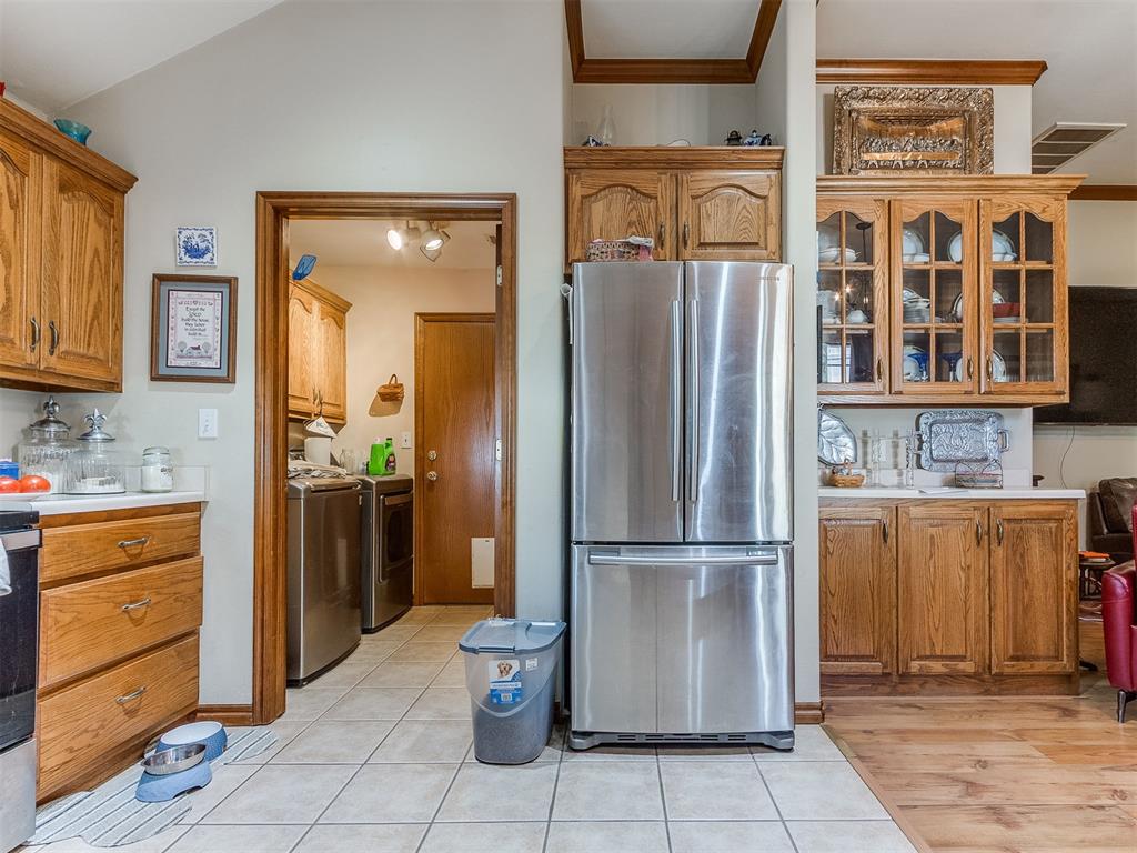 1404 N Canyon Way Property Photo 5