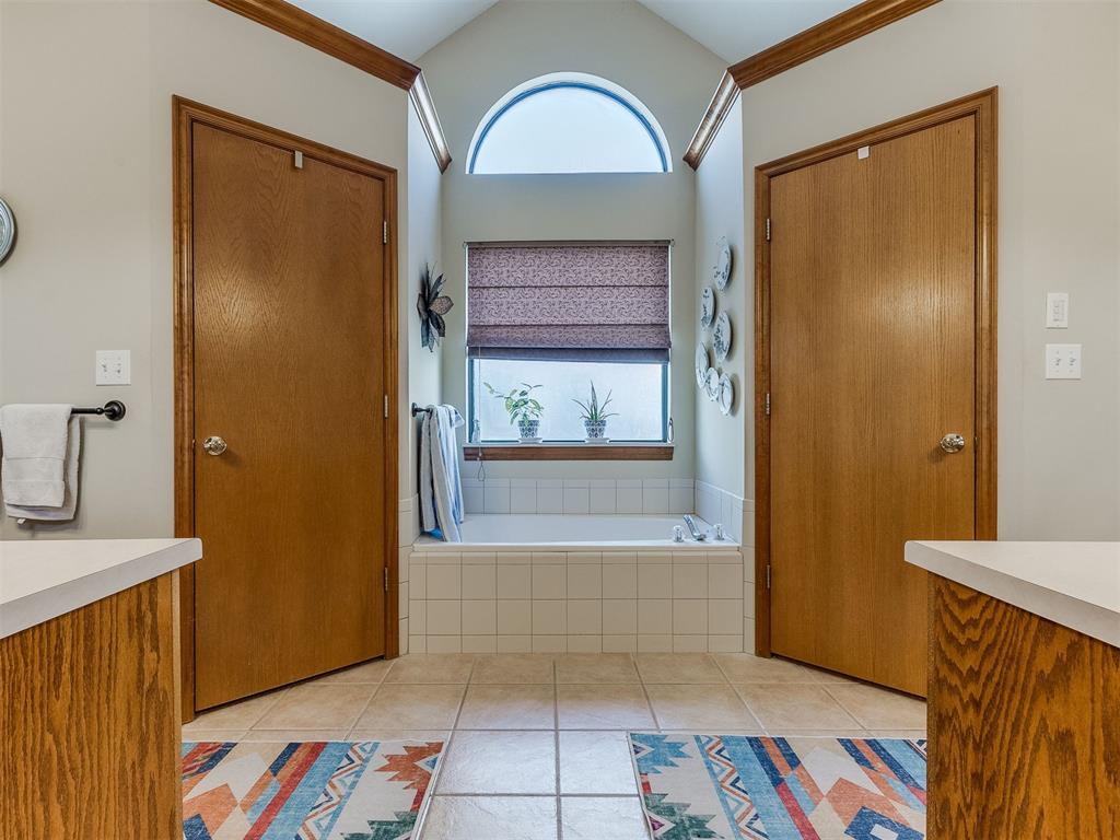 1404 N Canyon Way Property Photo 7