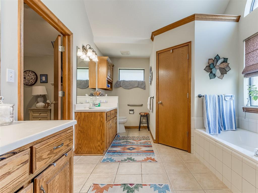 1404 N Canyon Way Property Photo 8