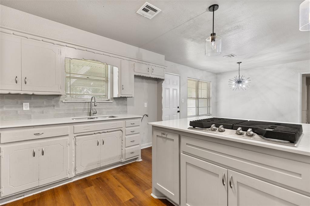 1421 Sw 52nd Street Property Photo 8