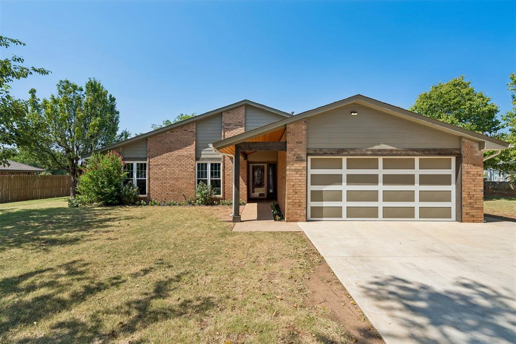 923 Nw Harrison Avenue Property Photo 1