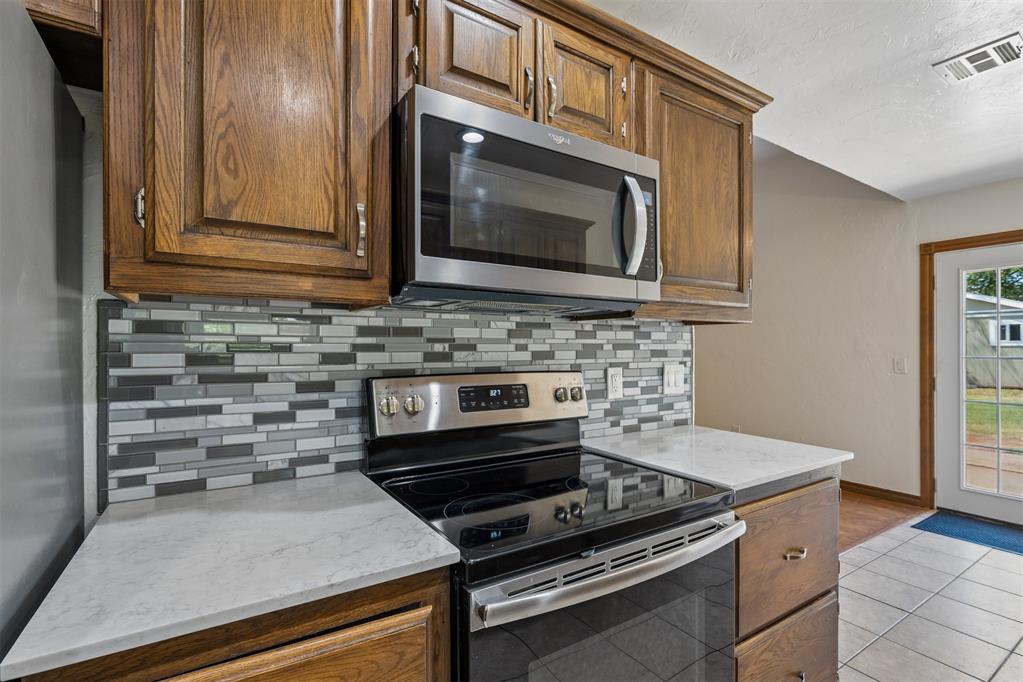 923 Nw Harrison Avenue Property Photo 19