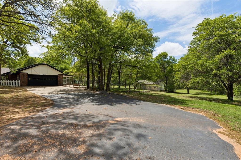10331 Black Oaks Drive Property Photo 4