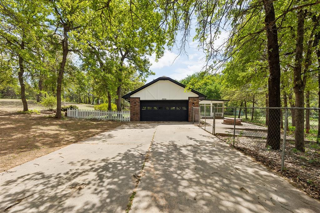 10331 Black Oaks Drive Property Photo 5