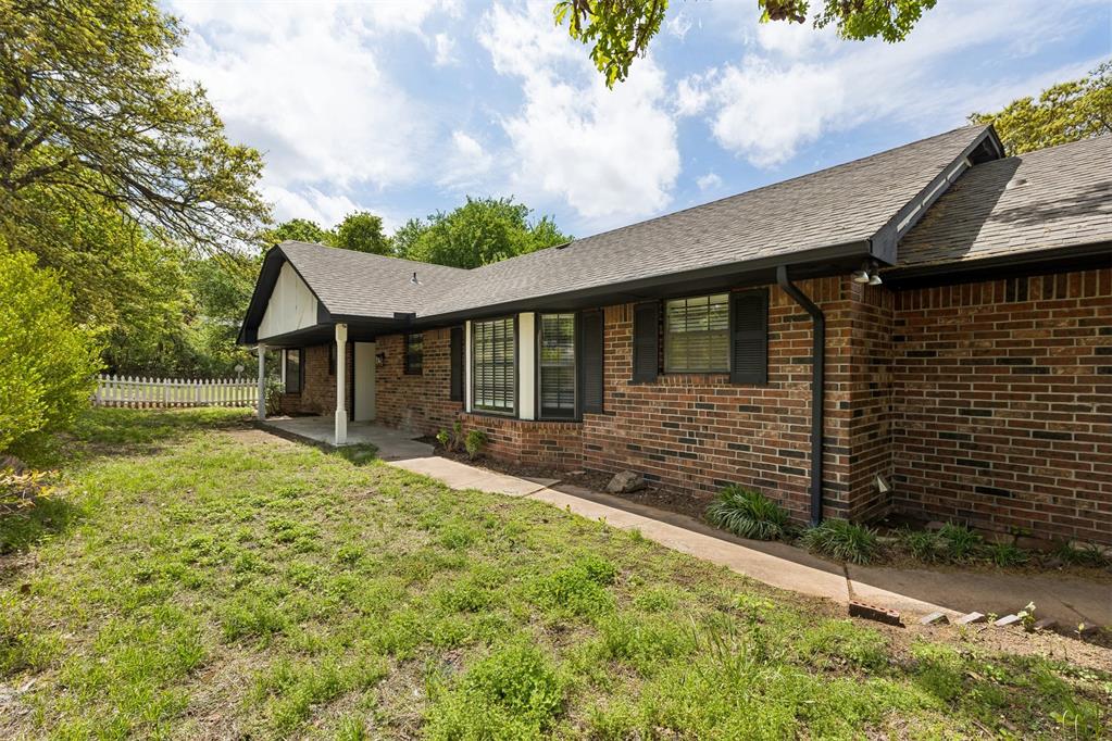 10331 Black Oaks Drive Property Photo 6