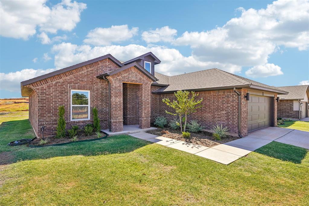 1800 Pin Cherry Lane Property Photo 3