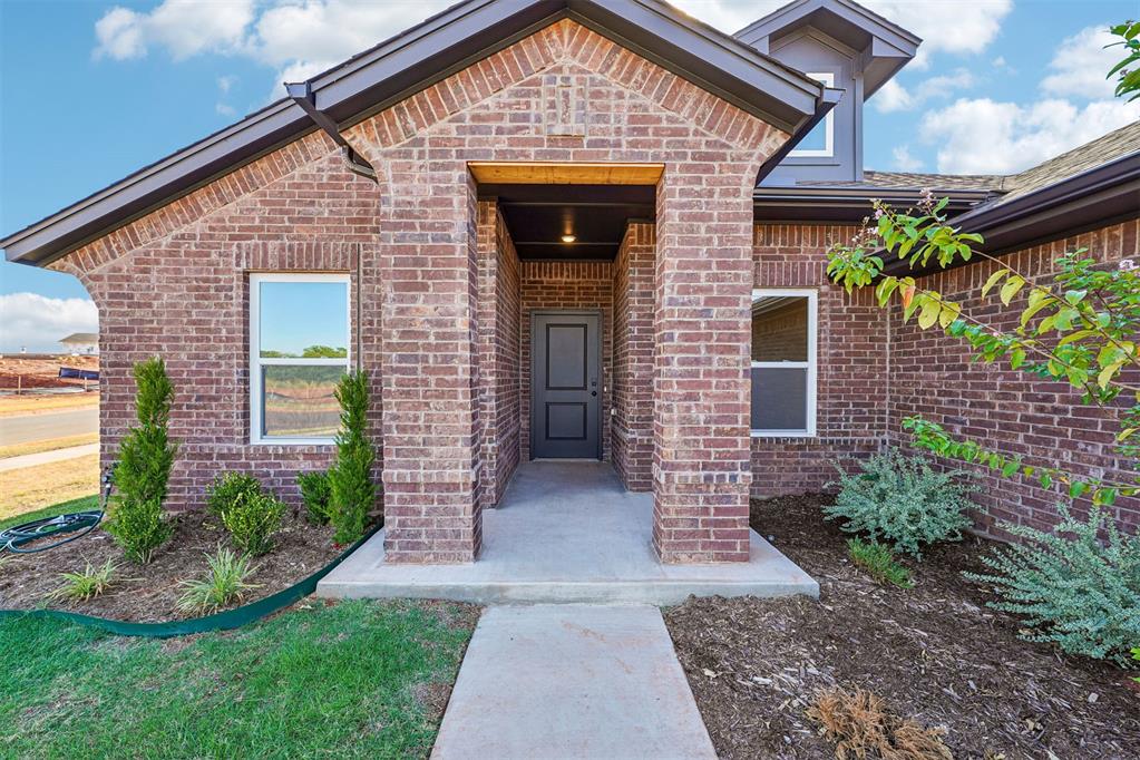 1800 Pin Cherry Lane Property Photo 4