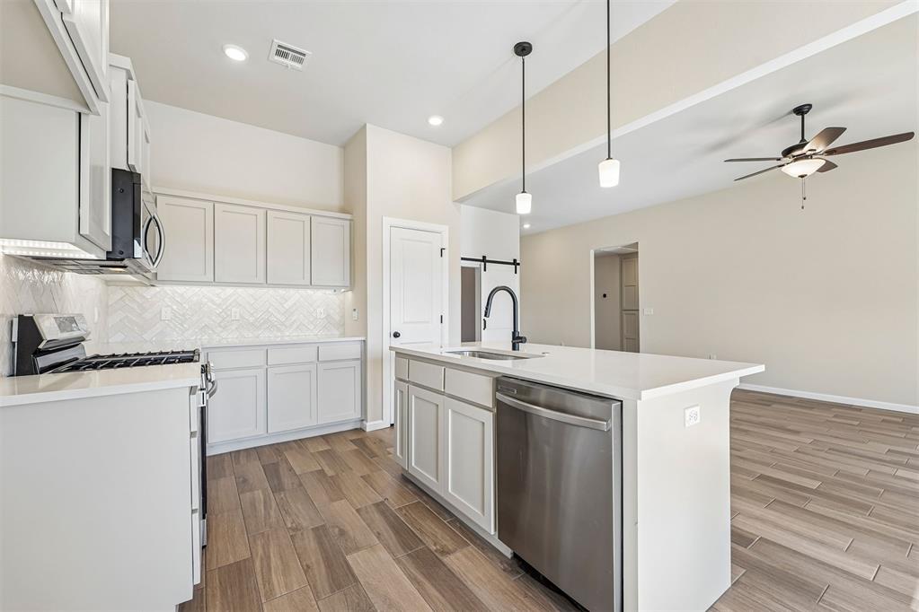 1800 Pin Cherry Lane Property Photo 10
