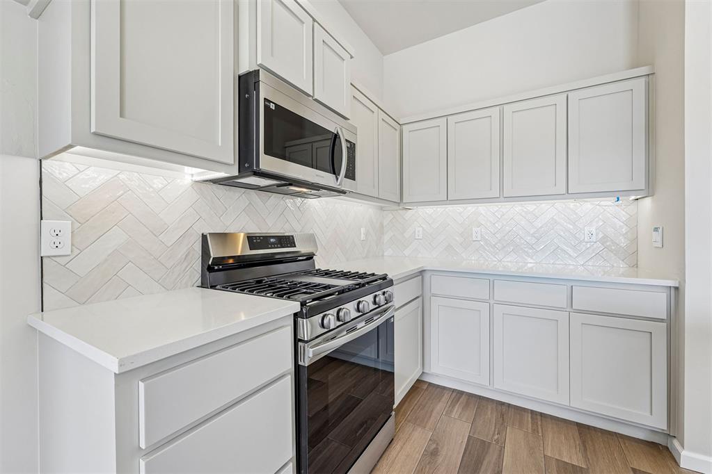 1800 Pin Cherry Lane Property Photo 11