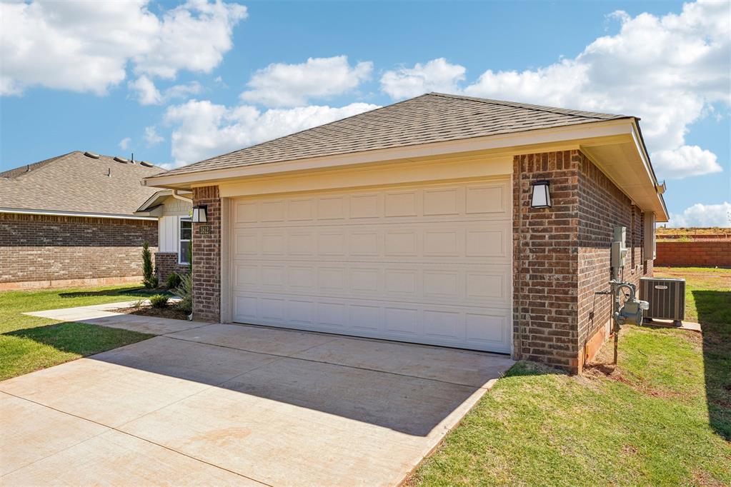 1812 Pin Cherry Lane Property Photo 3