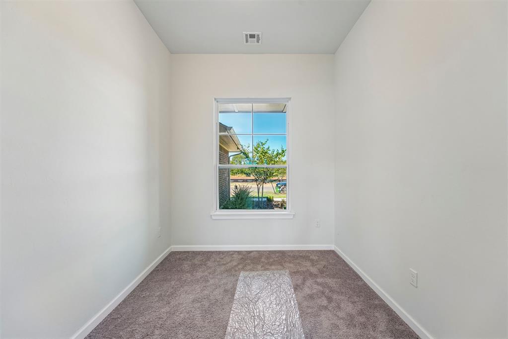 1812 Pin Cherry Lane Property Photo 12