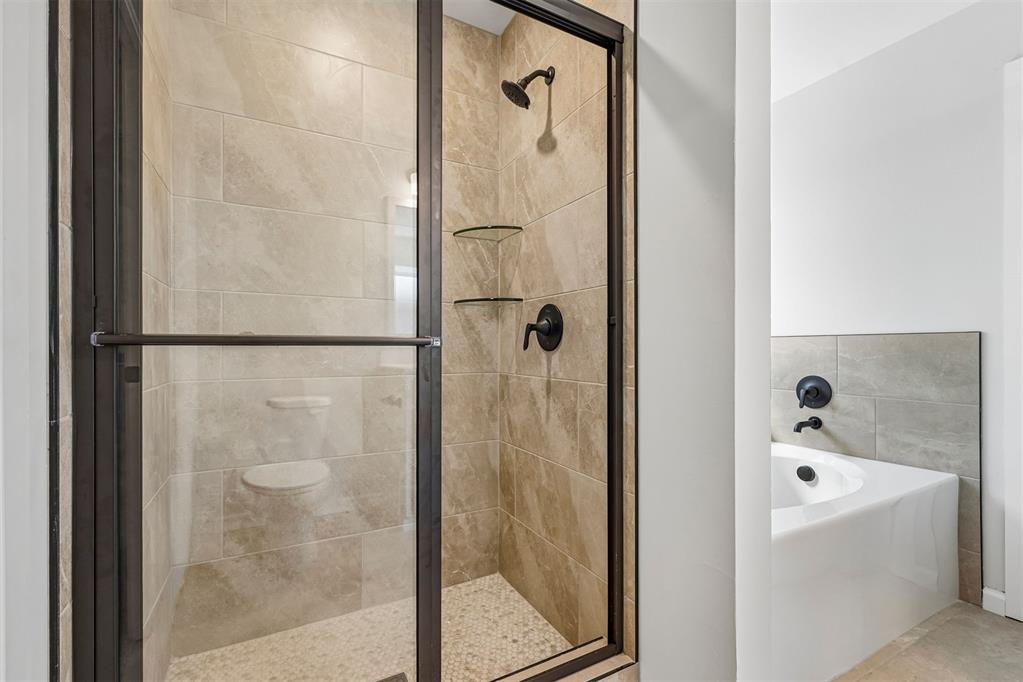 1812 Pin Cherry Lane Property Photo 17