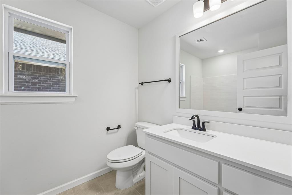 1812 Pin Cherry Lane Property Photo 22