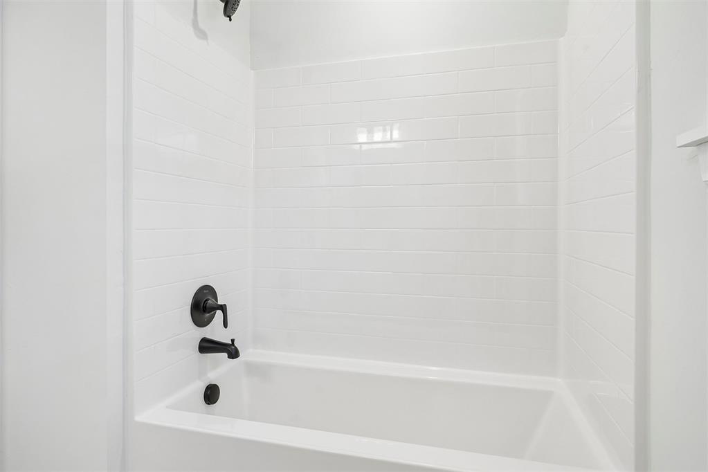 1812 Pin Cherry Lane Property Photo 23
