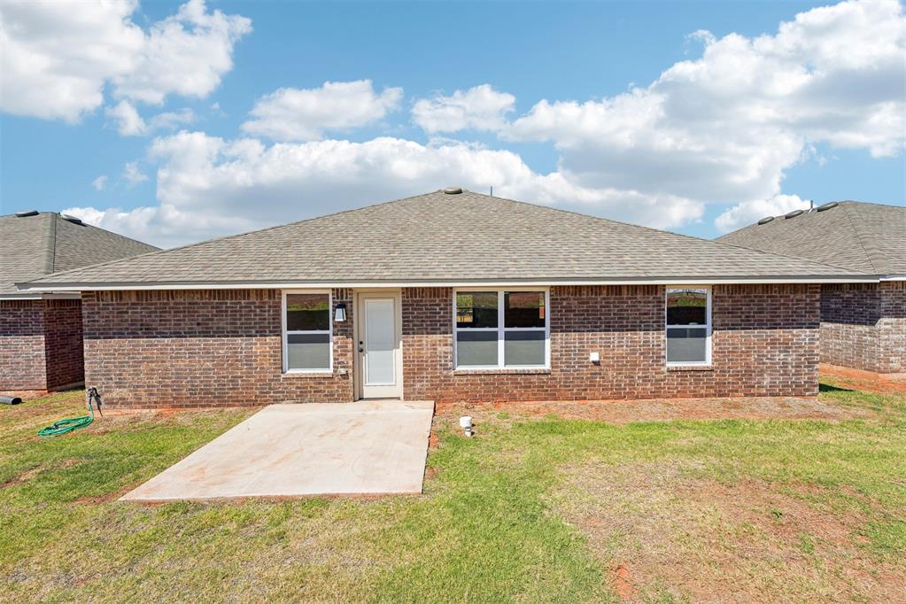 1812 Pin Cherry Lane Property Photo 27