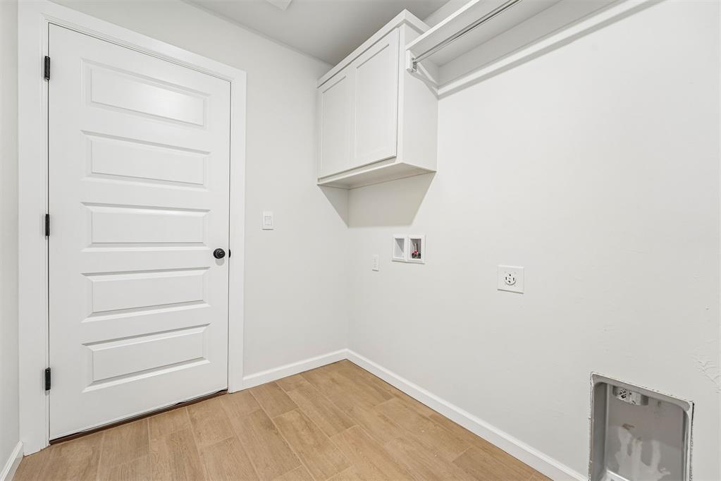 1812 Pin Cherry Lane Property Photo 29