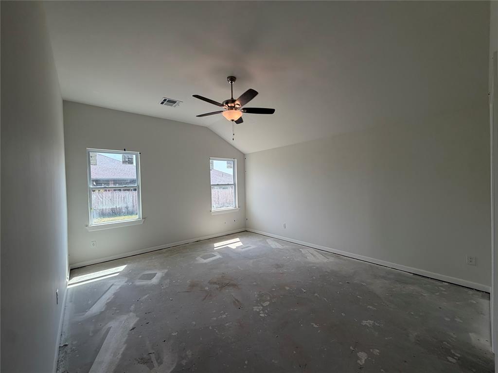 1116 Redwood Creek Drive Property Photo 4