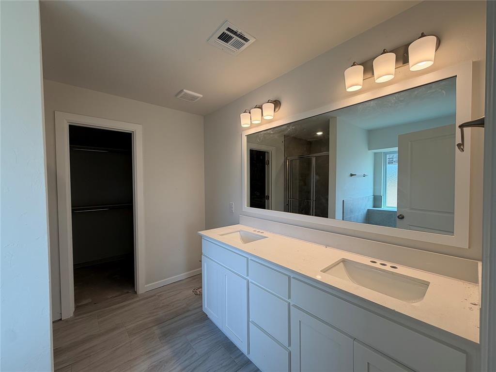 1116 Redwood Creek Drive Property Photo 5