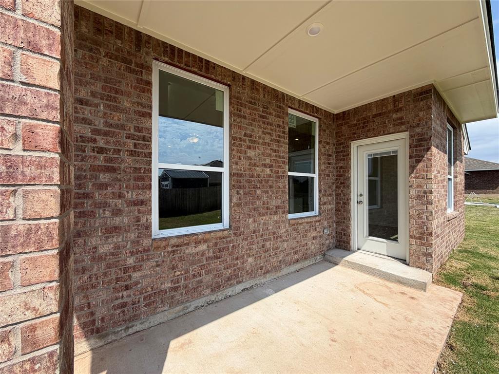 1116 Redwood Creek Drive Property Photo 7
