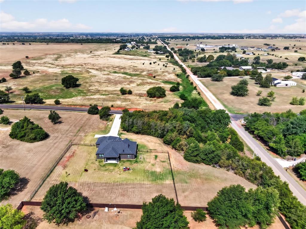 19180 N County Line Road Property Photo 49