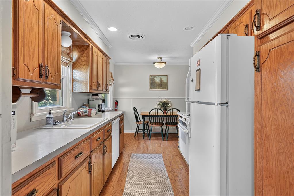 621 Morningside Drive Property Photo 6