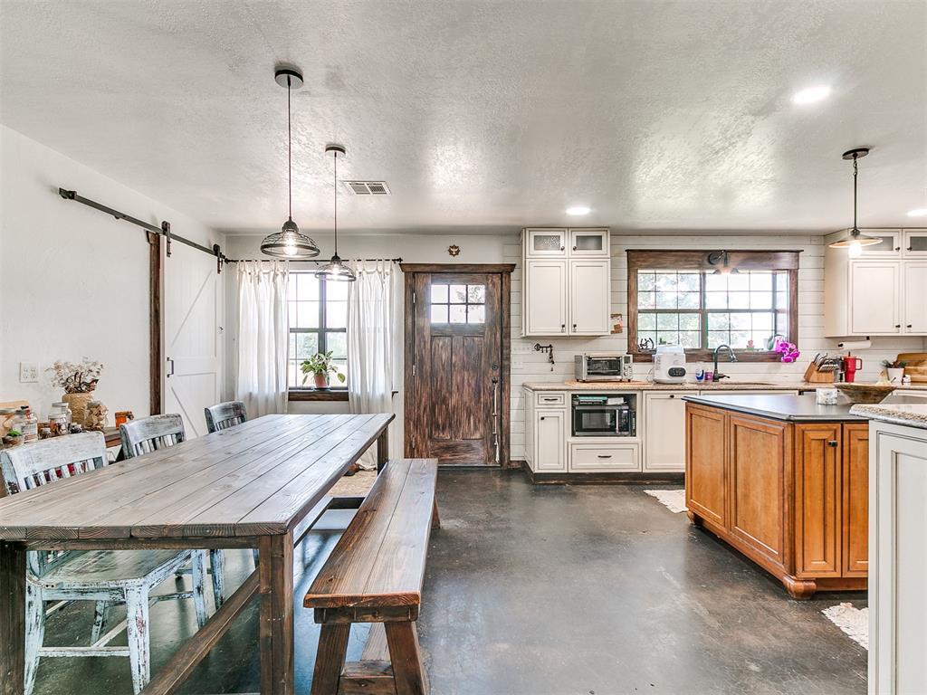 17700 Box Road Property Photo 12