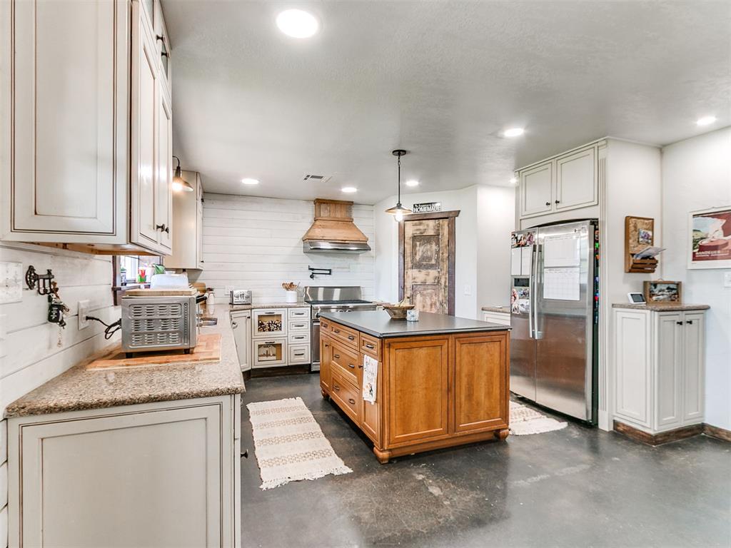 17700 Box Road Property Photo 15