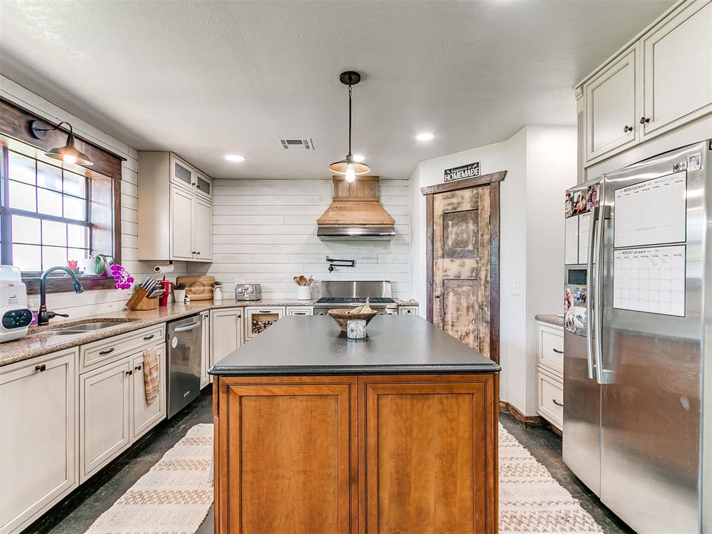 17700 Box Road Property Photo 17