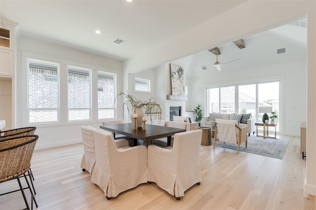 1708 Paseo Place Property Photo 14