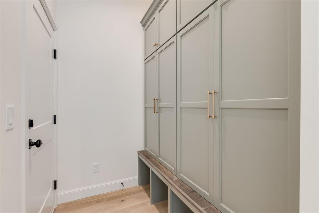 1708 Paseo Place Property Photo 20