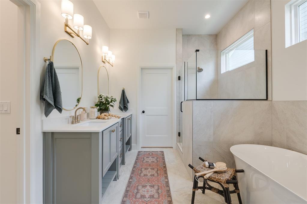 1708 Paseo Place Property Photo 25