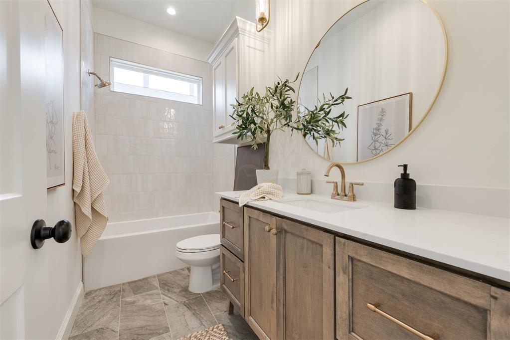 1708 Paseo Place Property Photo 35