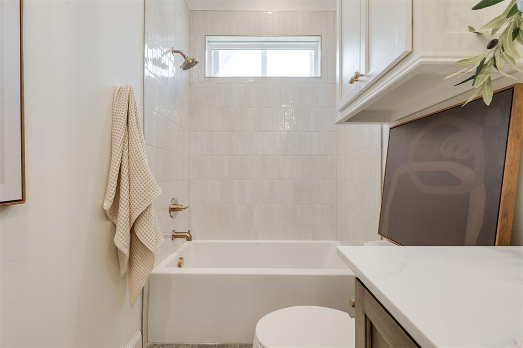 1708 Paseo Place Property Photo 37
