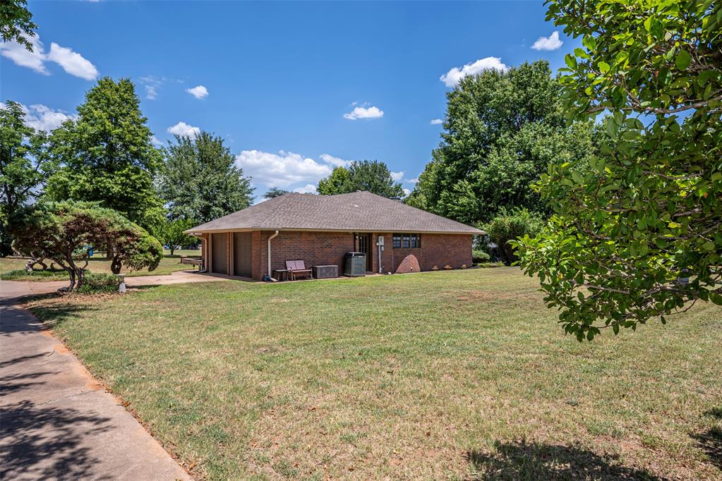 5807 E Tyler Drive Property Photo 4