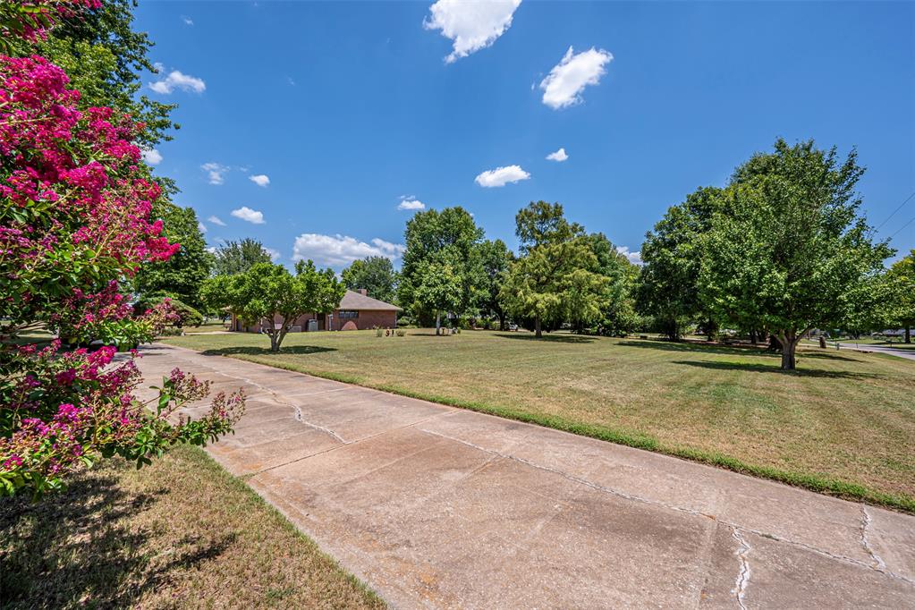 5807 E Tyler Drive Property Photo 5
