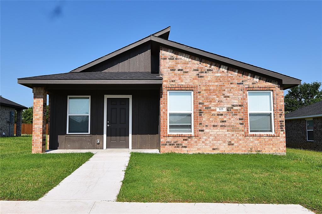 825 Elm Street Property Photo 1